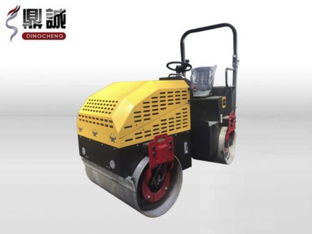 點(diǎn)擊查看詳細(xì)信息<br>標(biāo)題：2.5噸全液壓座駕式振動(dòng)壓路機(jī) 閱讀次數(shù)：13059