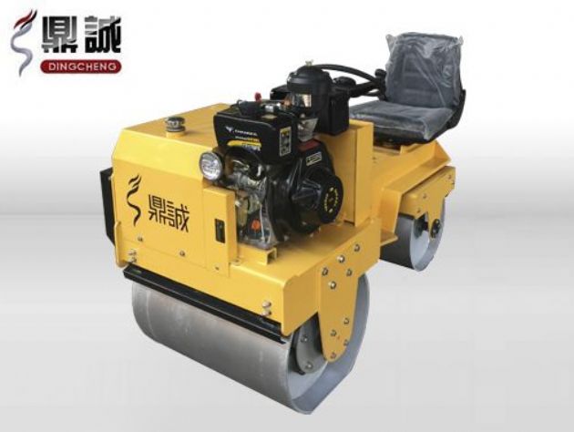 點(diǎn)擊查看詳細(xì)信息<br>標(biāo)題：DC850C座駕式壓路機(jī) 閱讀次數(shù)：13693