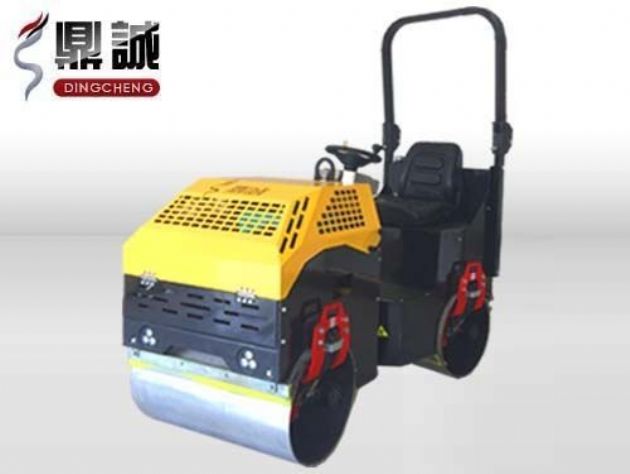 點(diǎn)擊查看詳細(xì)信息<br>標(biāo)題：1噸全液壓振動(dòng)壓路機(jī) 閱讀次數(shù)：13189